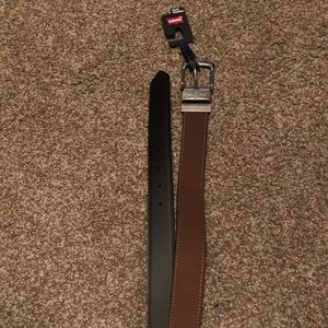 Men's Size 34 Levi Strauss reversible belt (NWT)